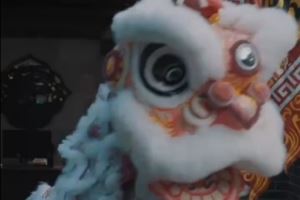 练得不错！莫兰特中国行期间学习舞狮 一招一式有模有样😝