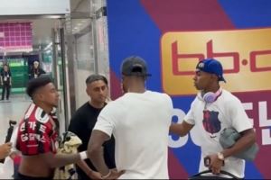 惺惺相惜！林加德和亚马尔两人赛后互相致敬并交换球衣