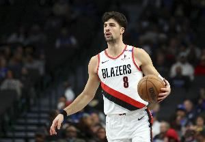 阿夫迪亚谈卡马拉关键时刻盖帽:他的防守出色 我能学到很多