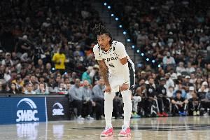 正负值+25冠绝全场！卡斯尔送赛季新高13助攻 另有14分6板2断1帽